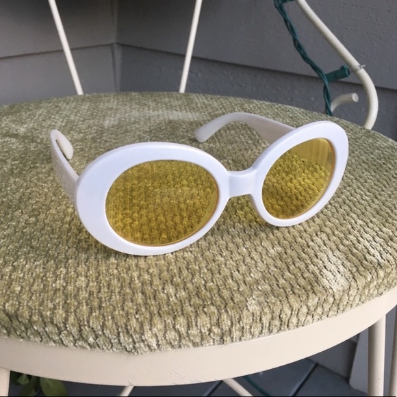 Yellow Tinted 😎 sunglasses - Picture 2 of 5